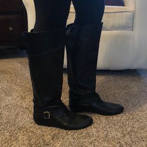 Black Chinese laundry boots